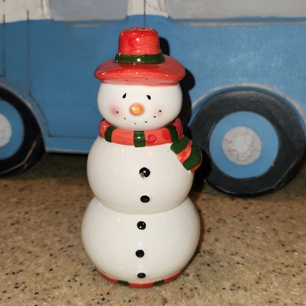 Snowman Stackable Salt & Pepper Shaker Figure